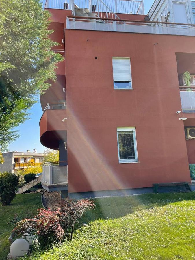Rosehill Garden Family Villa With A Great Budapest View Exterior foto