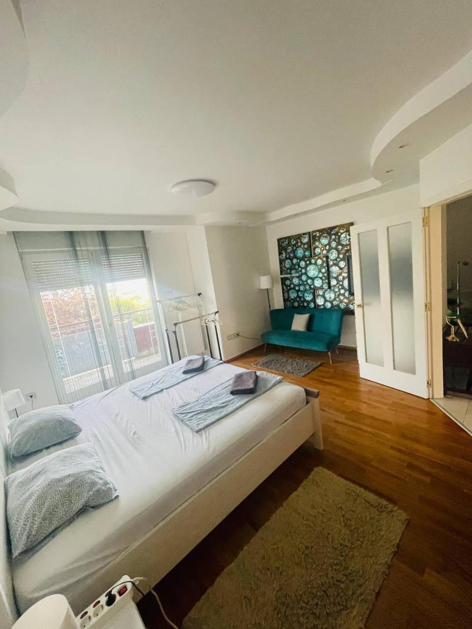 Rosehill Garden Family Villa With A Great Budapest View Exterior foto